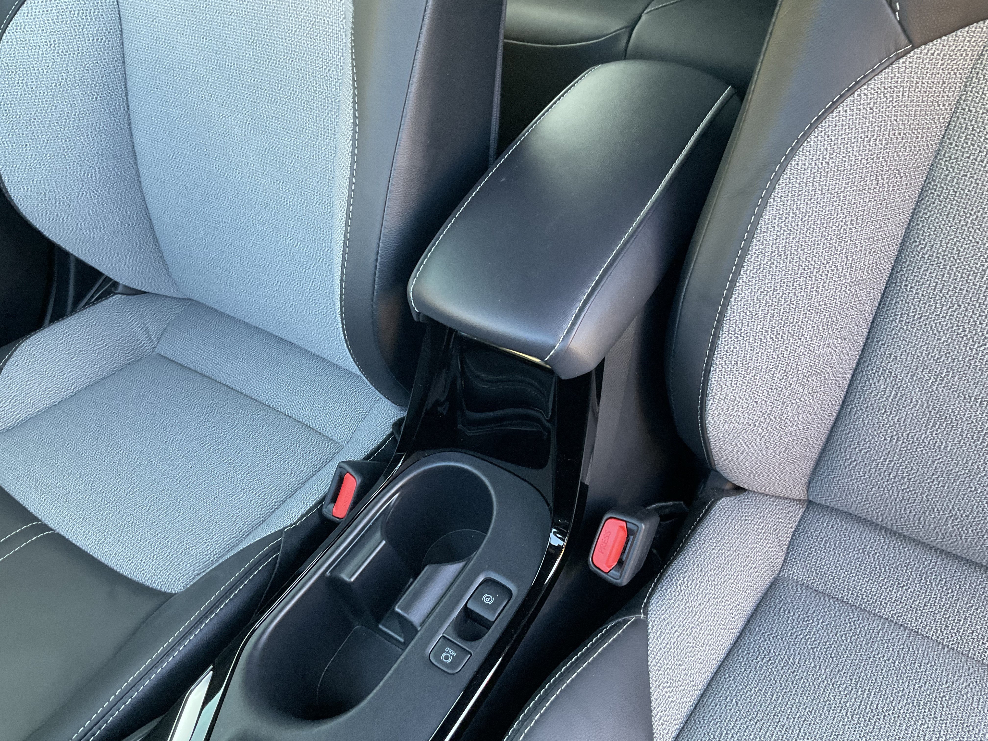 Used 2025 Toyota Corolla XSE FWD image 19