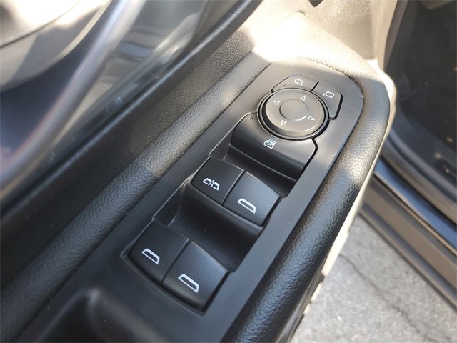Used 2024 GMC Terrain SLT image 17