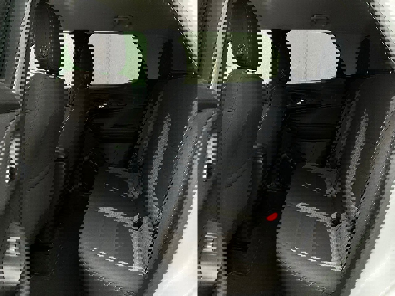 Used 2025 Chevrolet TrailBlazer LT image 11