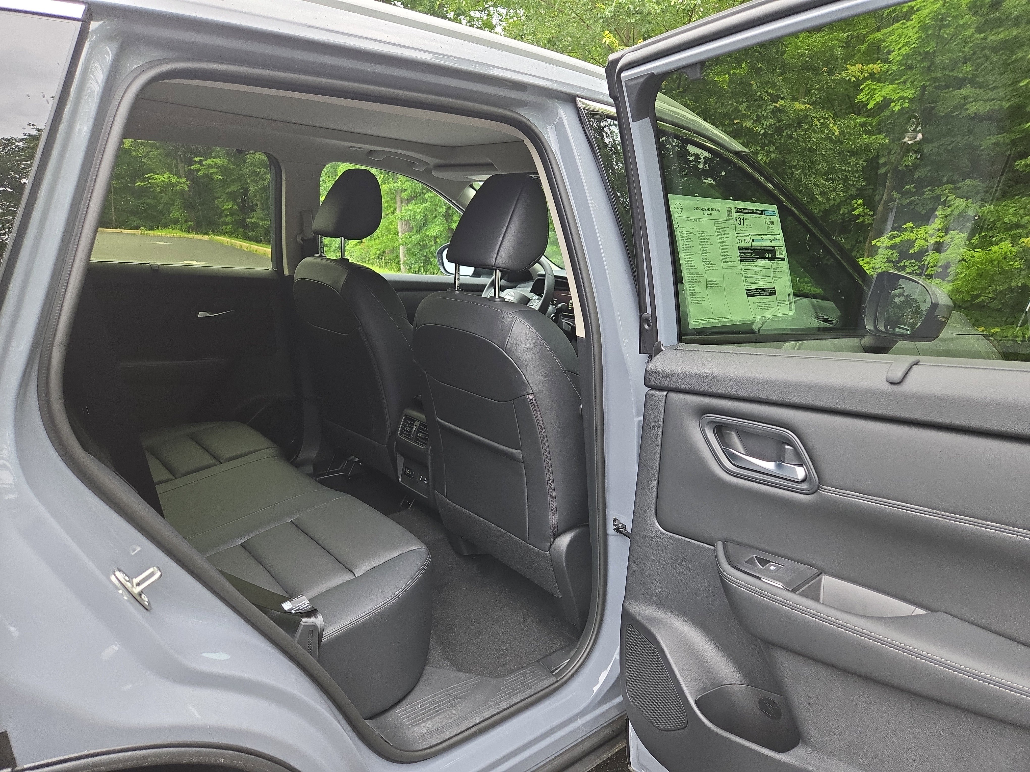 New 2025 Nissan Rogue SL w/ Tech Package image 17