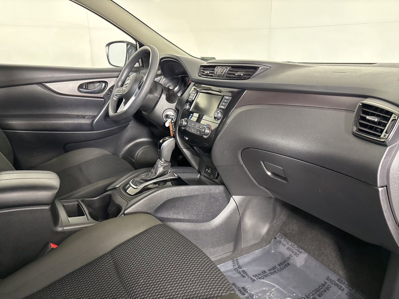 Used 2021 Nissan Rogue Sport S image 29