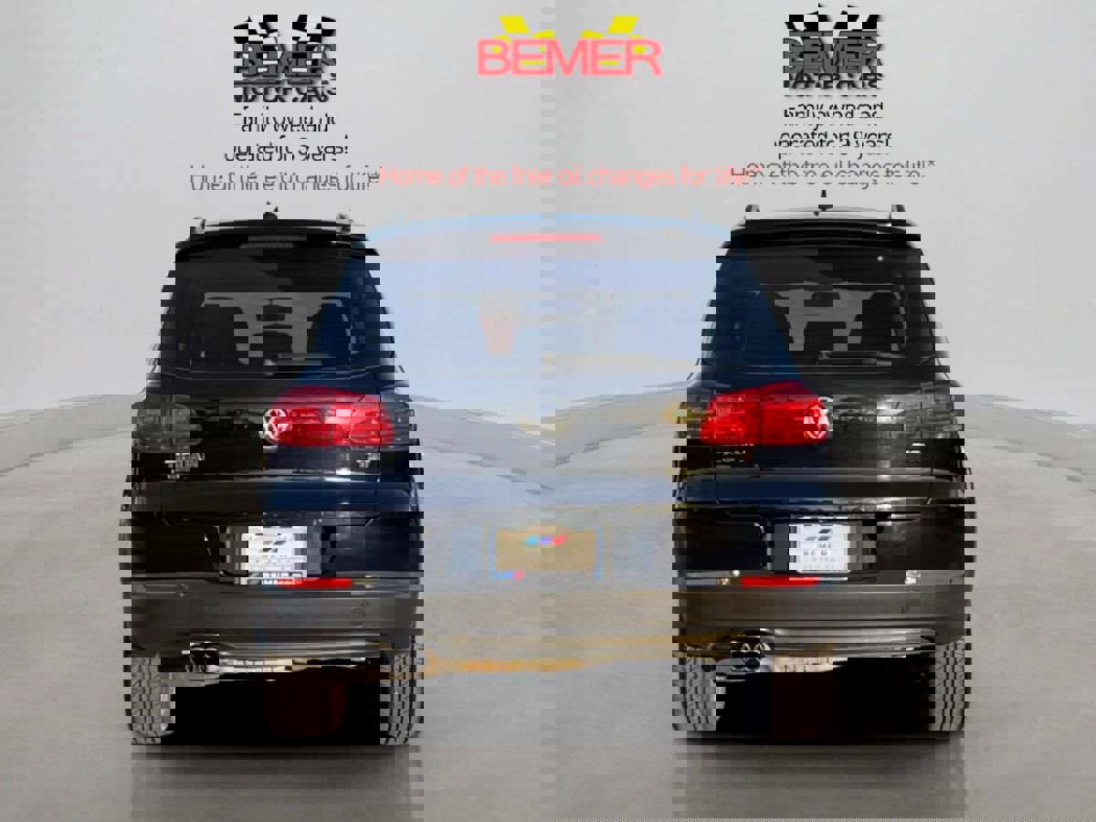 Used 2017 Volkswagen Tiguan Limited w/ Premium Package image 4