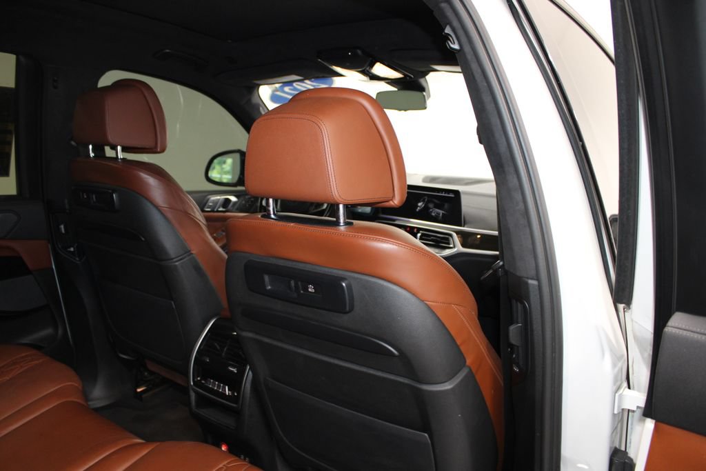 Used 2021 BMW X7 M50i w/ Executive Package AWD/4WD image 33