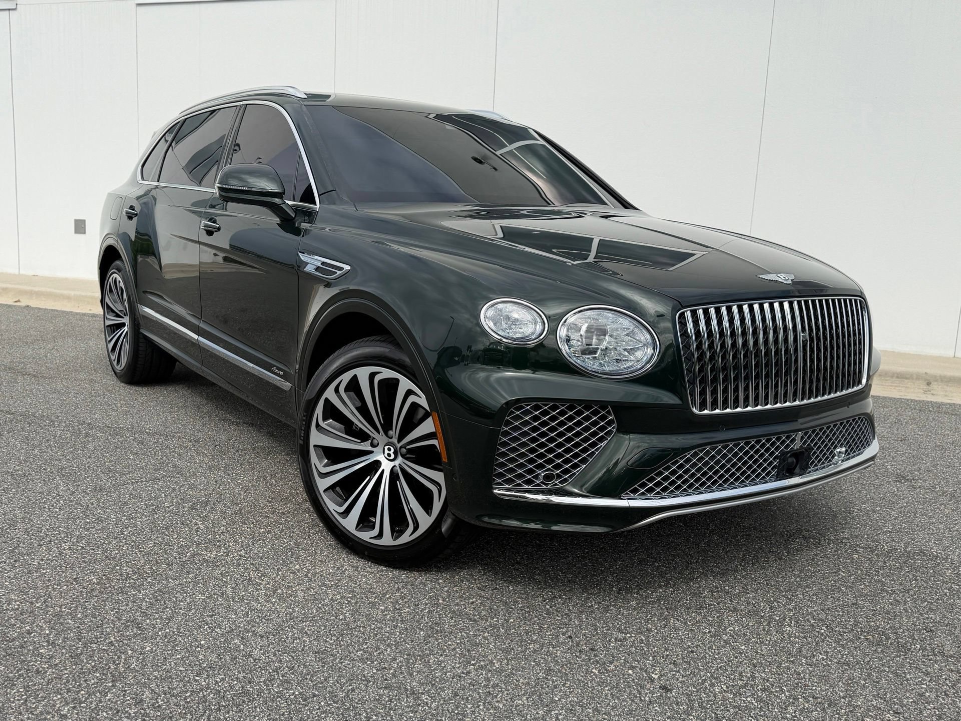 Certified 2024 Bentley Bentayga Extended Wheelbase AWD/4WD image 1