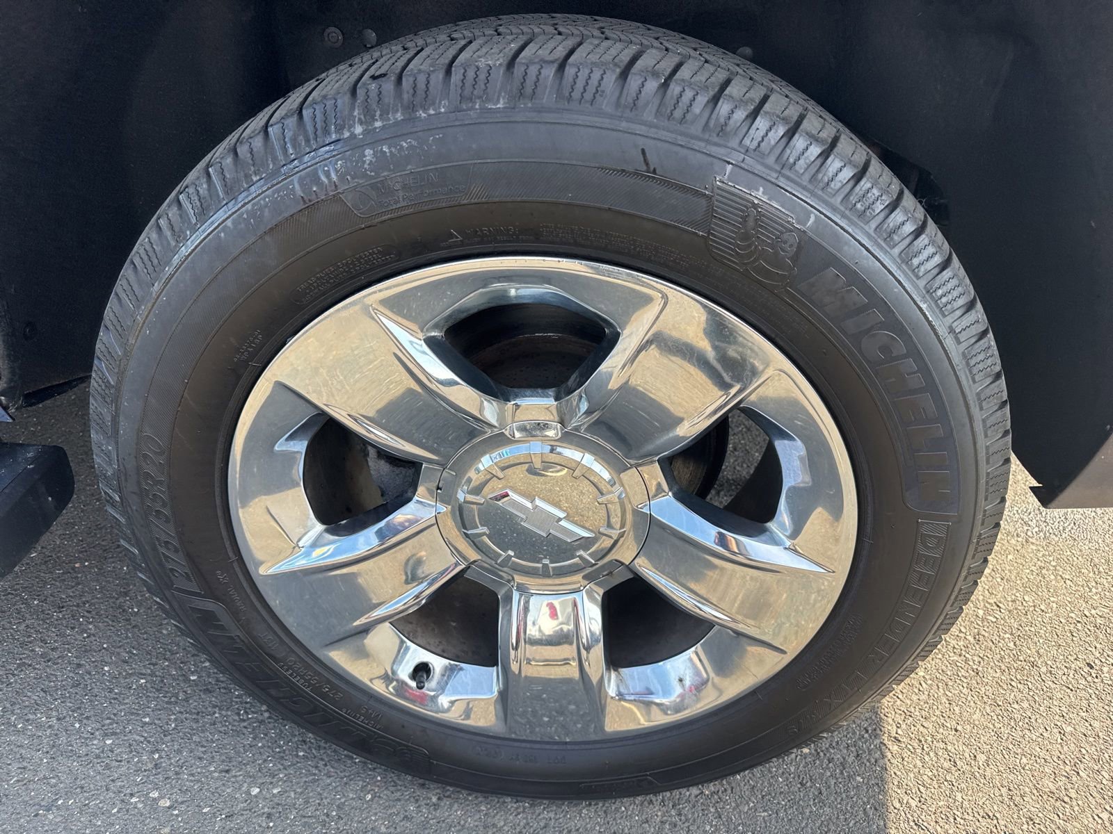 Used 2019 Chevrolet Tahoe LT w/ LT Signature Package image 10