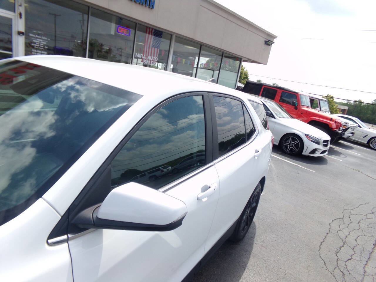 Used 2021 Chevrolet Equinox LT image 30