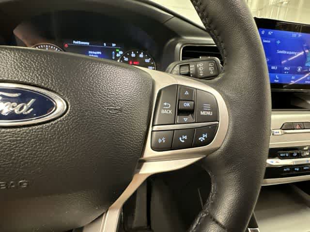 Used 2024 Ford Explorer XLT w/ Equipment Group 202A AWD/4WD image 9