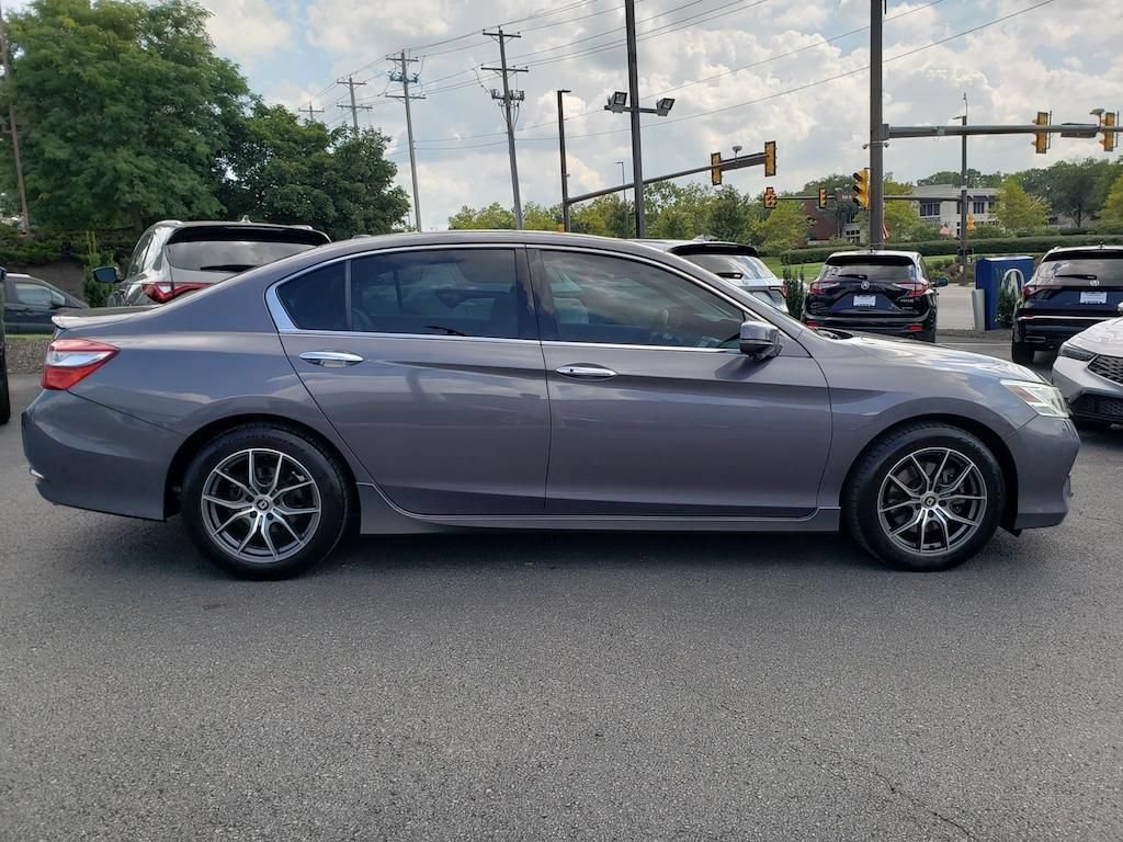 Used 2016 Honda Accord Touring image 9