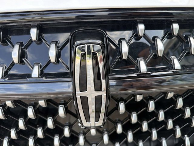 New 2026 Lincoln Nautilus Premier AWD/4WD image 7