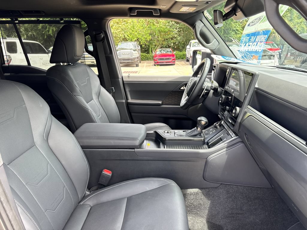 Used 2025 Lexus GX 550 w/ Accessory Package (Z1) AWD/4WD image 27