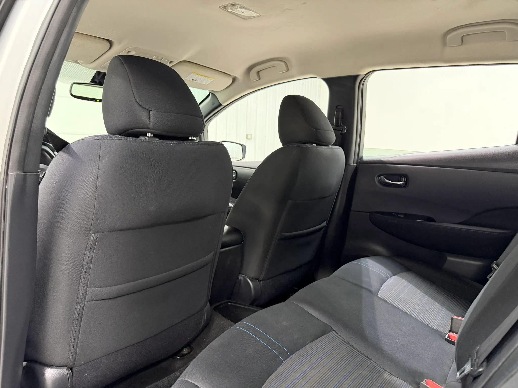 Used 2018 Nissan Leaf SV w/ SV Technology Package FWD image 16