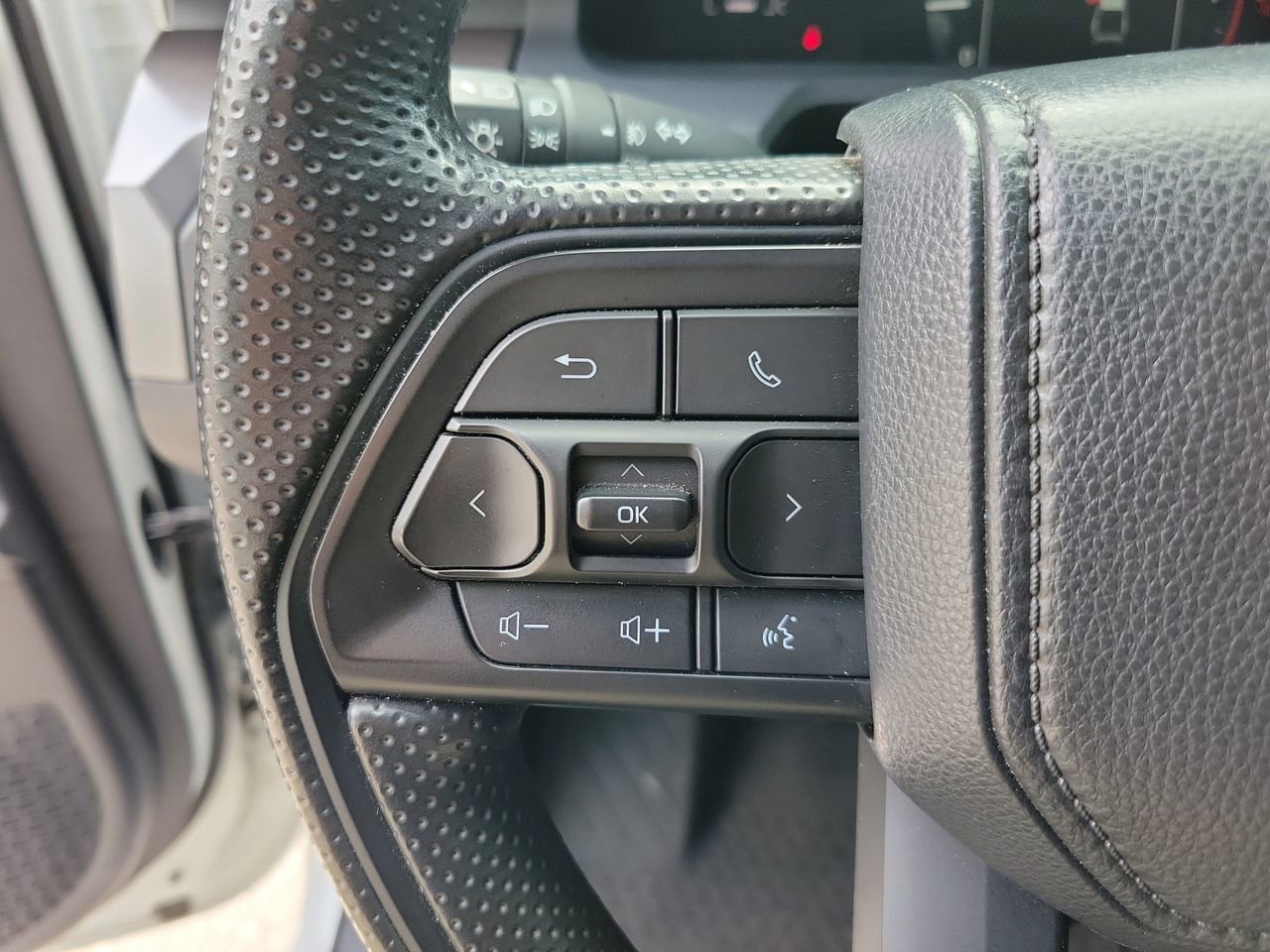 Used 2024 Toyota Tacoma SR5 AWD/4WD image 19