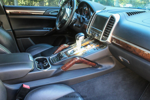 Used 2012 Porsche Cayenne Turbo AWD/4WD image 37