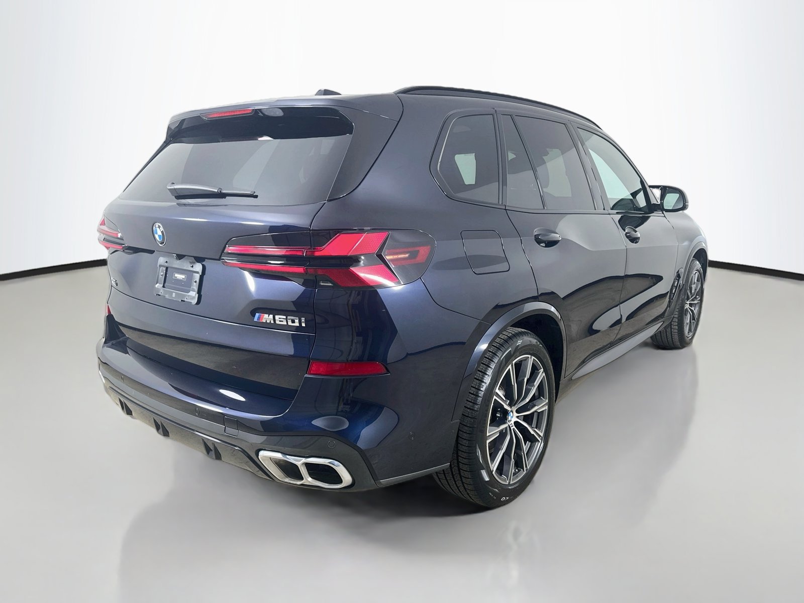 Used 2024 BMW X5 M60i w/ Climate Comfort Package AWD/4WD image 5