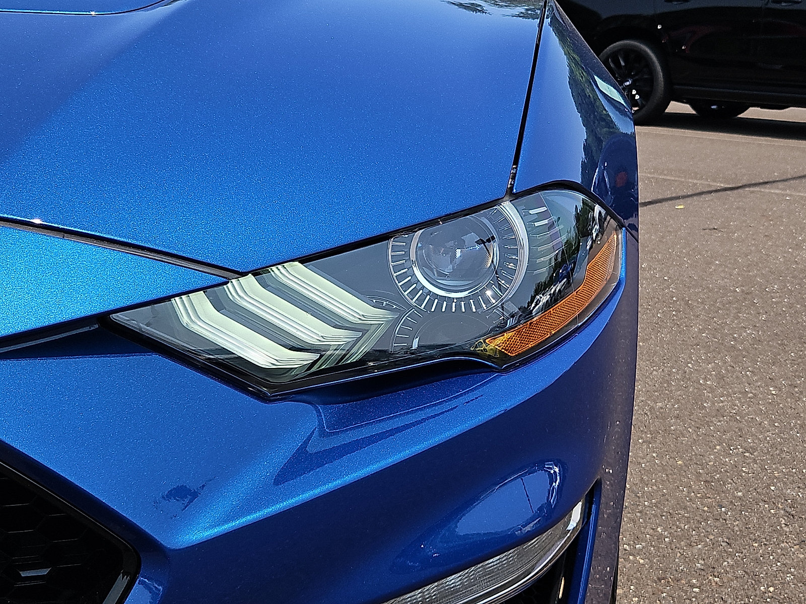 Used 2022 Ford Mustang GT Premium w/ Black Accent Package RWD image 9