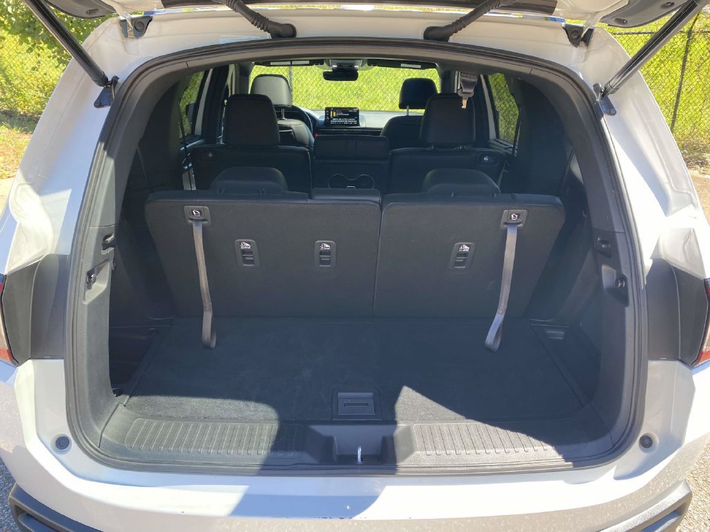Used 2025 Honda Pilot Black Edition image 13