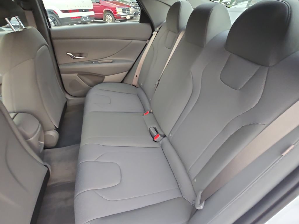Certified 2026 Hyundai Elantra SE FWD image 14