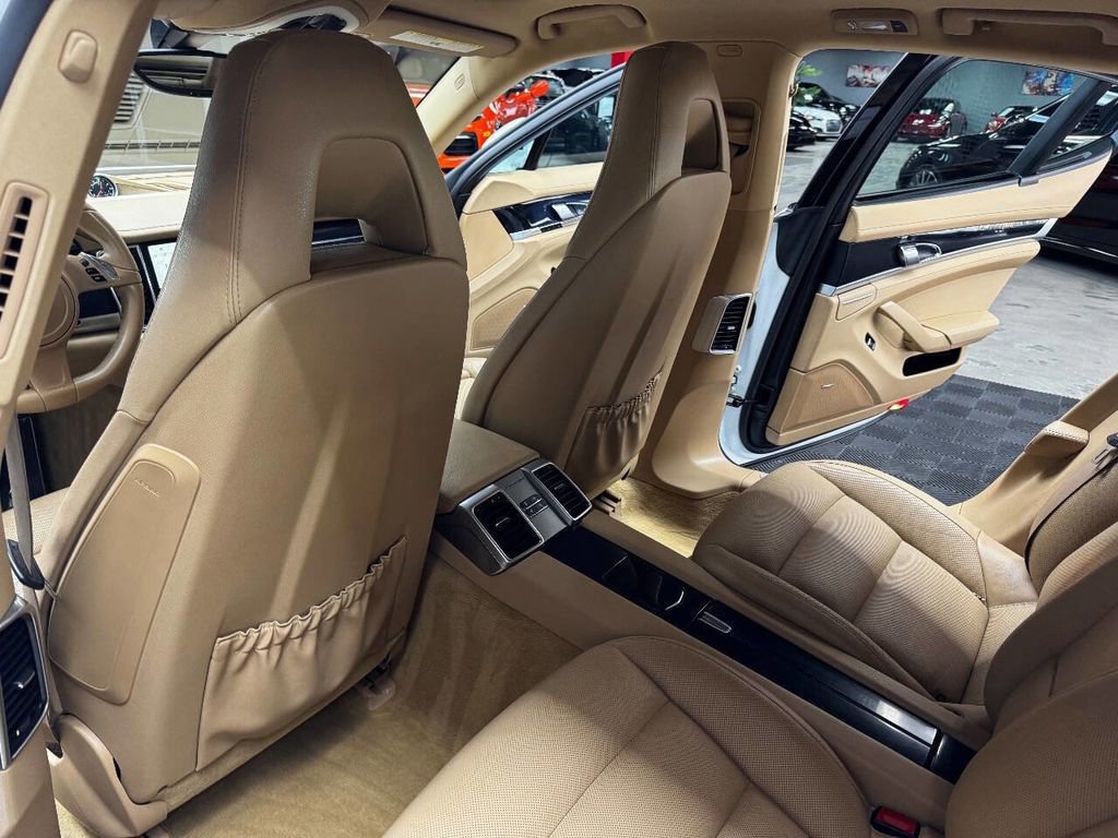 Used 2015 Porsche Panamera 4 image 43