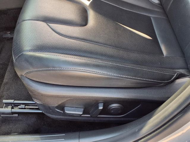 Used 2025 Hyundai Elantra Limited image 17