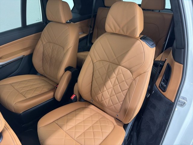 Certified 2024 BMW X7 xDrive40i w/ M Sport Package image 16