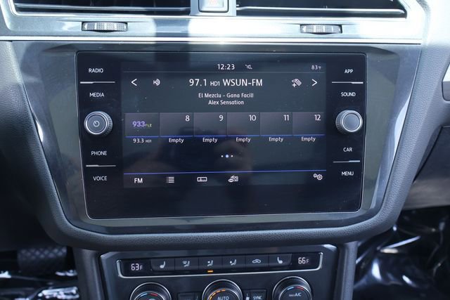Used 2018 Volkswagen Tiguan SE w/ Panoramic Sunroof Package FWD image 26
