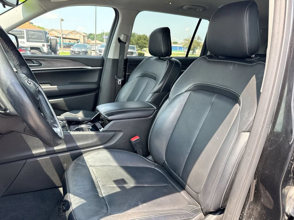 Used 2021 Jeep Grand Cherokee L Limited AWD/4WD image 23