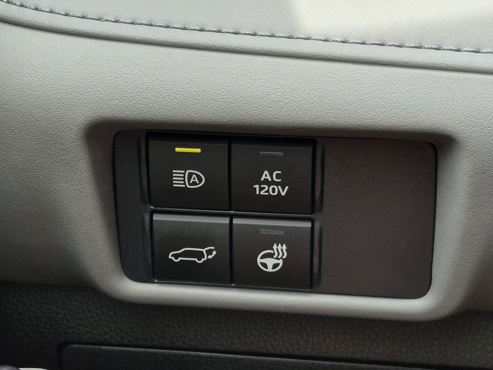 Used 2021 Toyota Highlander Limited AWD/4WD image 37