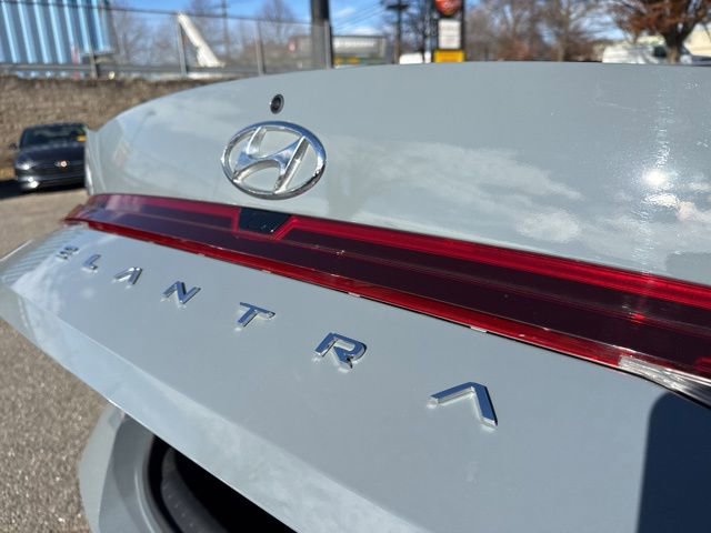 Certified 2023 Hyundai Elantra SEL w/ Convenience Package image 16