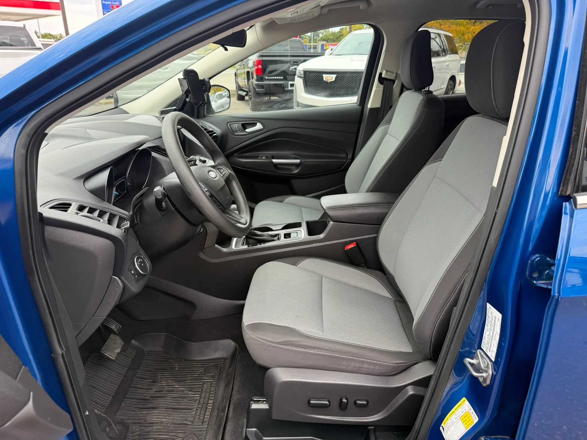Used 2019 Ford Escape SE FWD image 14