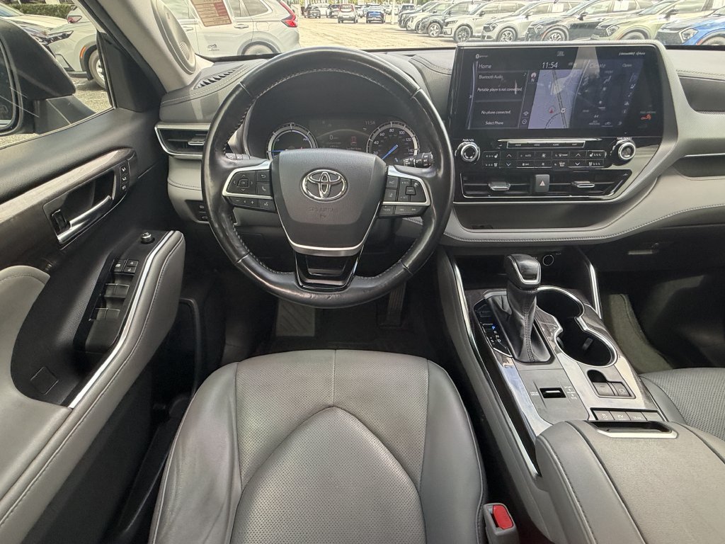 Used 2022 Toyota Highlander Platinum AWD/4WD image 16