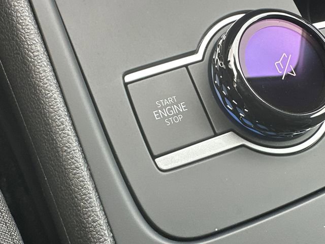 Certified 2025 Volkswagen Tiguan S image 23