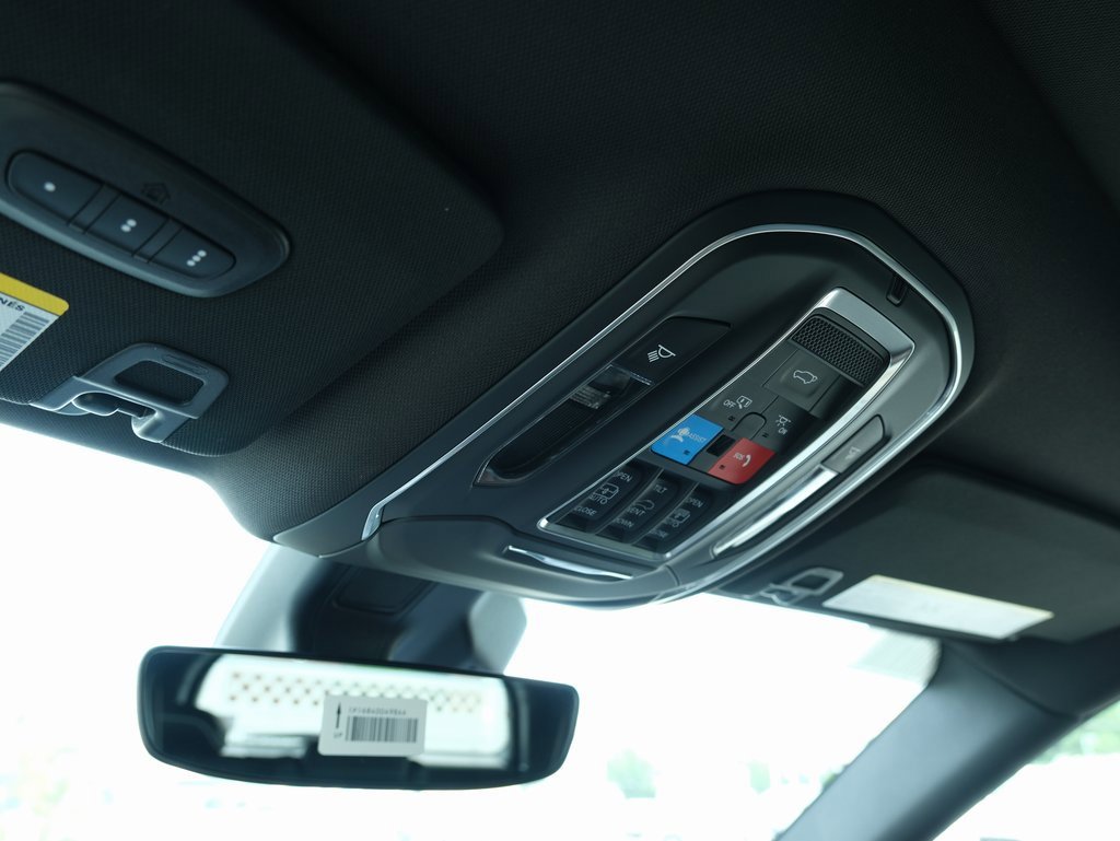 New 2025 Jeep Grand Cherokee Summit image 18