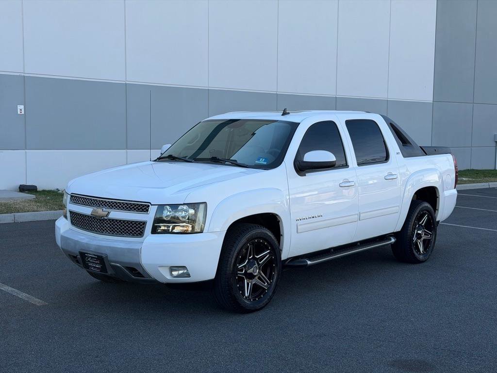 Used 2010 Chevrolet Avalanche LT w/ Suspension Package, Off-Road AWD/4WD image 11