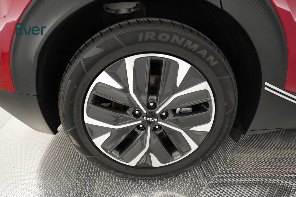 Used 2024 Kia EV6 Light RWD image 9