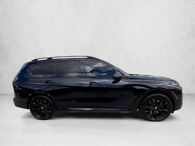 Used 2025 BMW X7 xDrive40i w/ M Sport Package AWD/4WD image 4