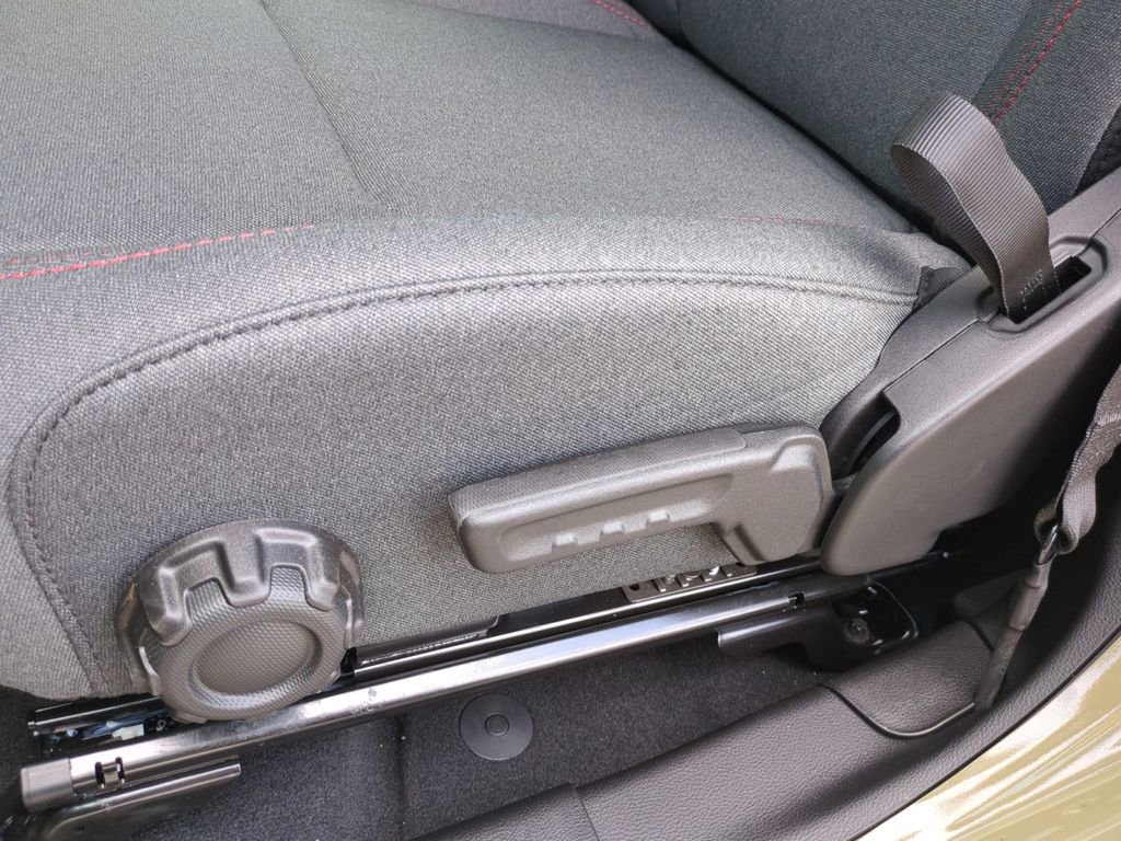 New 2025 Jeep Gladiator Rubicon w/ Convenience Group image 9