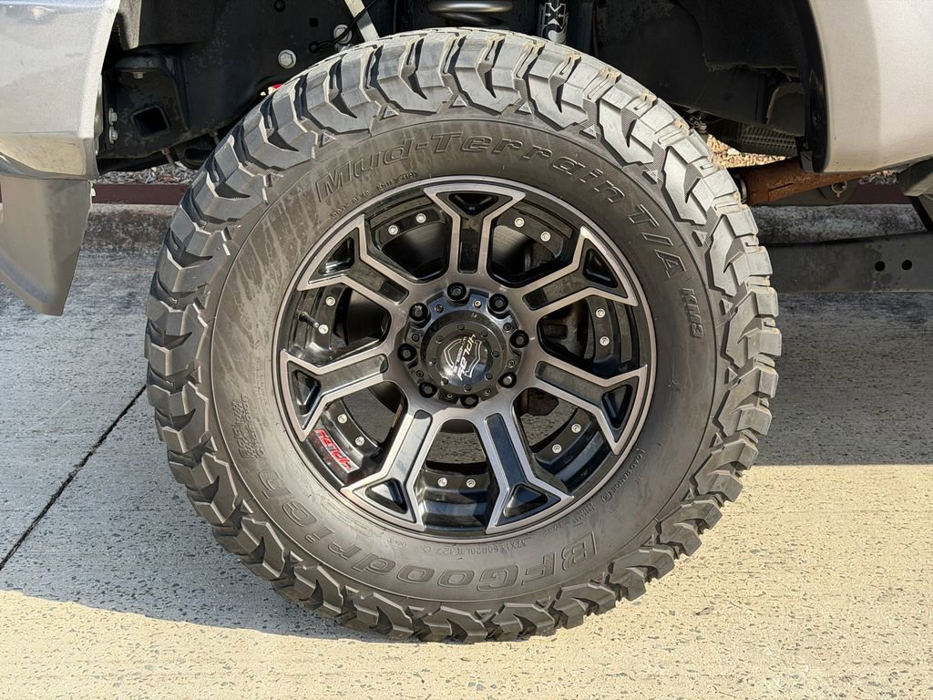 Used 2022 Ford F250 Lariat w/ Black Appearance Package image 12