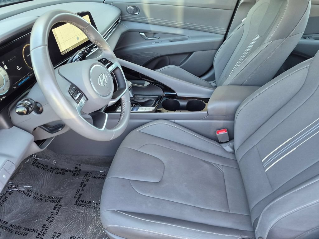 Used 2025 Hyundai Elantra SEL FWD image 23