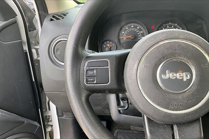 Used 2016 Jeep Patriot Sport w/ Power Value Group AWD/4WD image 11