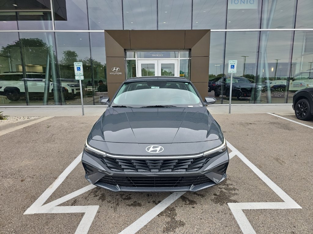New 2026 Hyundai Elantra SE FWD image 8
