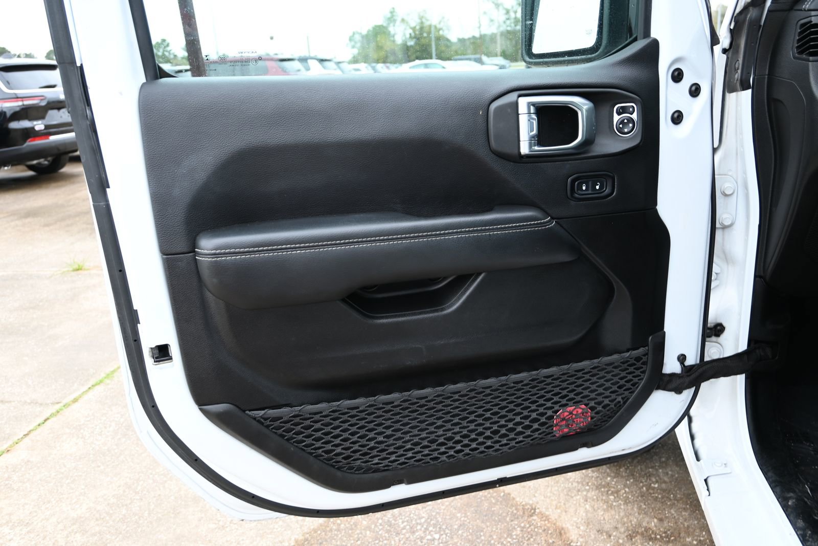 Used 2023 Jeep Gladiator Overland image 6