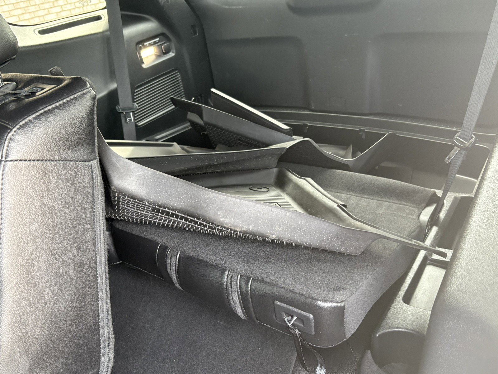 Used 2022 Ford Explorer ST w/ ST Street Pack image 5