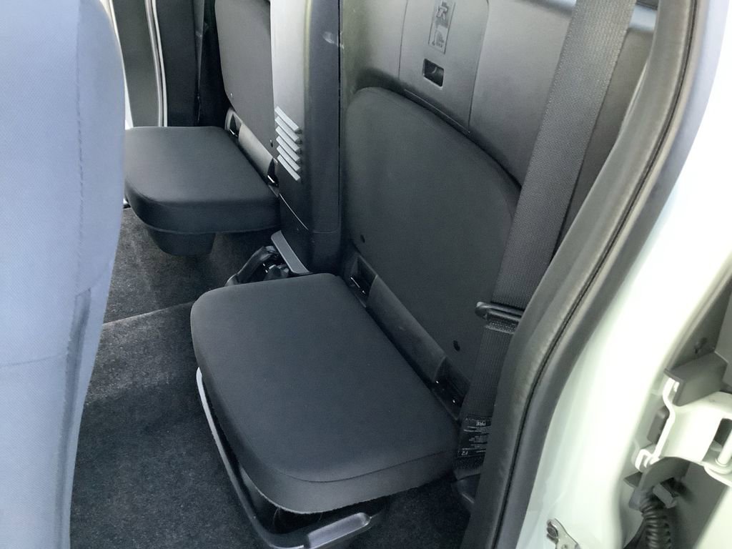 Used 2025 Nissan Frontier S image 15