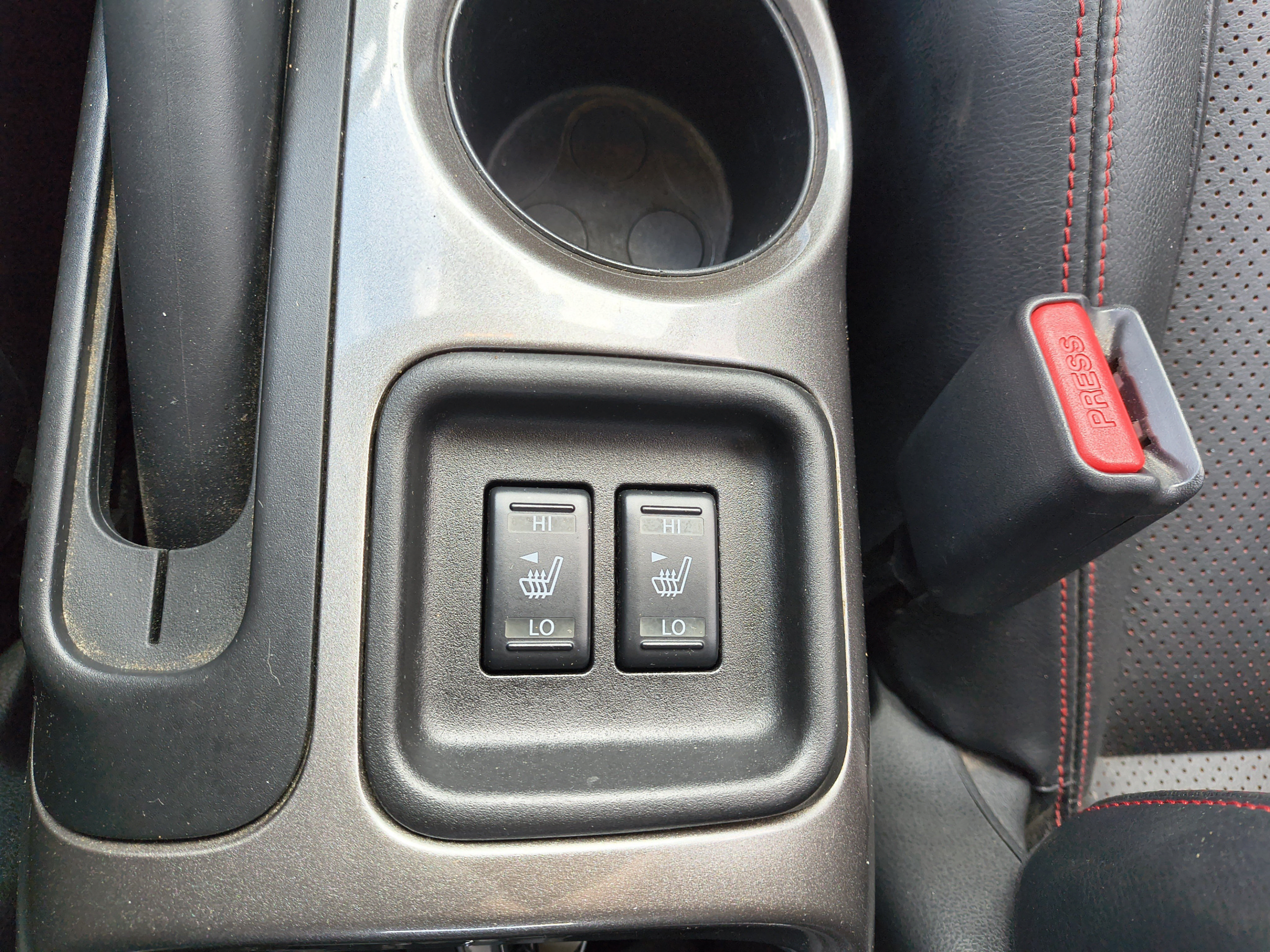 Used 2014 Nissan Juke SL FWD image 24