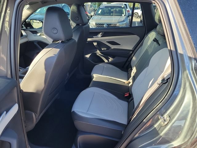 Certified 2025 Volkswagen Tiguan SE R-Line AWD/4WD image 12