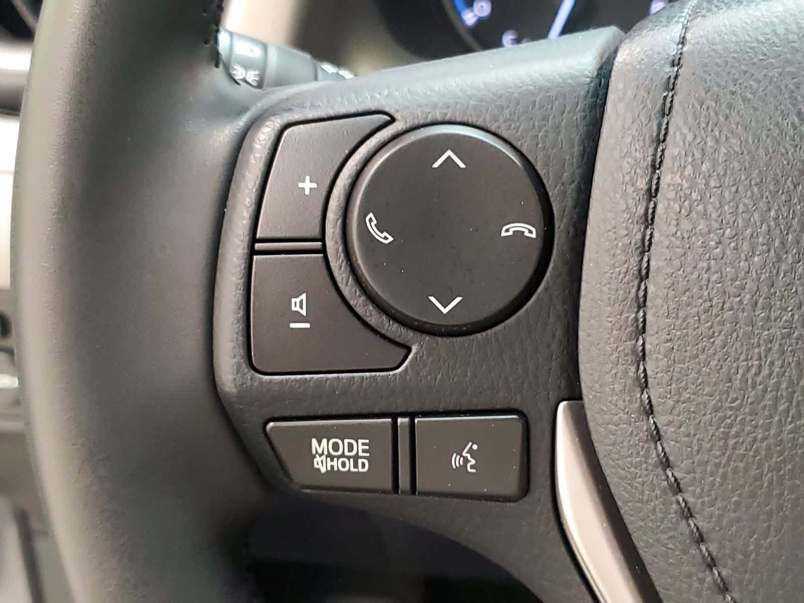 Used 2018 Toyota RAV4 XLE w/ Plus Extra Value Package AWD/4WD image 11