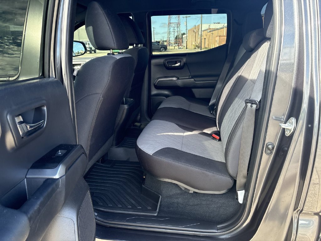 Used 2023 Toyota Tacoma TRD Sport w/ Advanced Technology Package AWD/4WD image 29