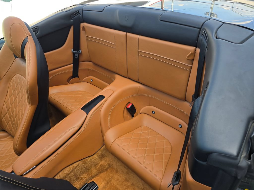 Used 2015 Ferrari California T RWD image 40