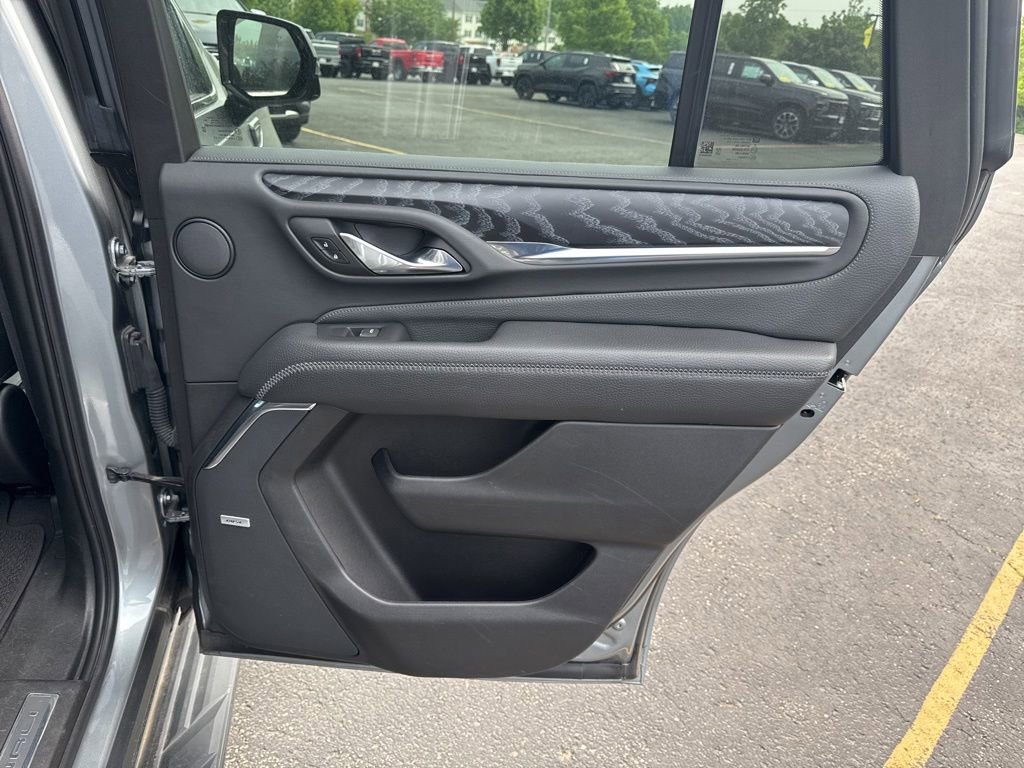 Used 2023 GMC Yukon Denali AWD/4WD image 24