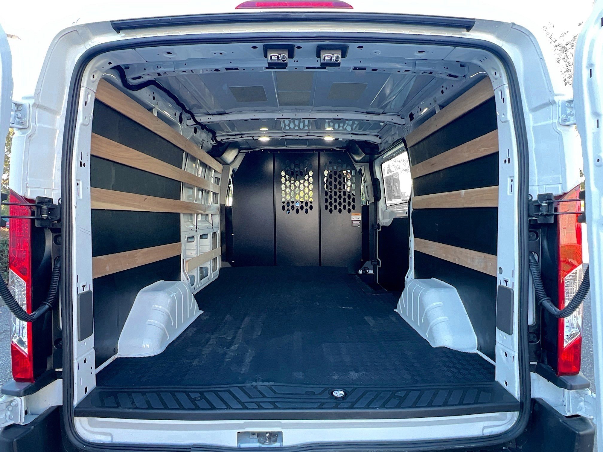 Used 2025 Ford Transit 250 Low Roof w/ Exterior Upgrade Package image 32